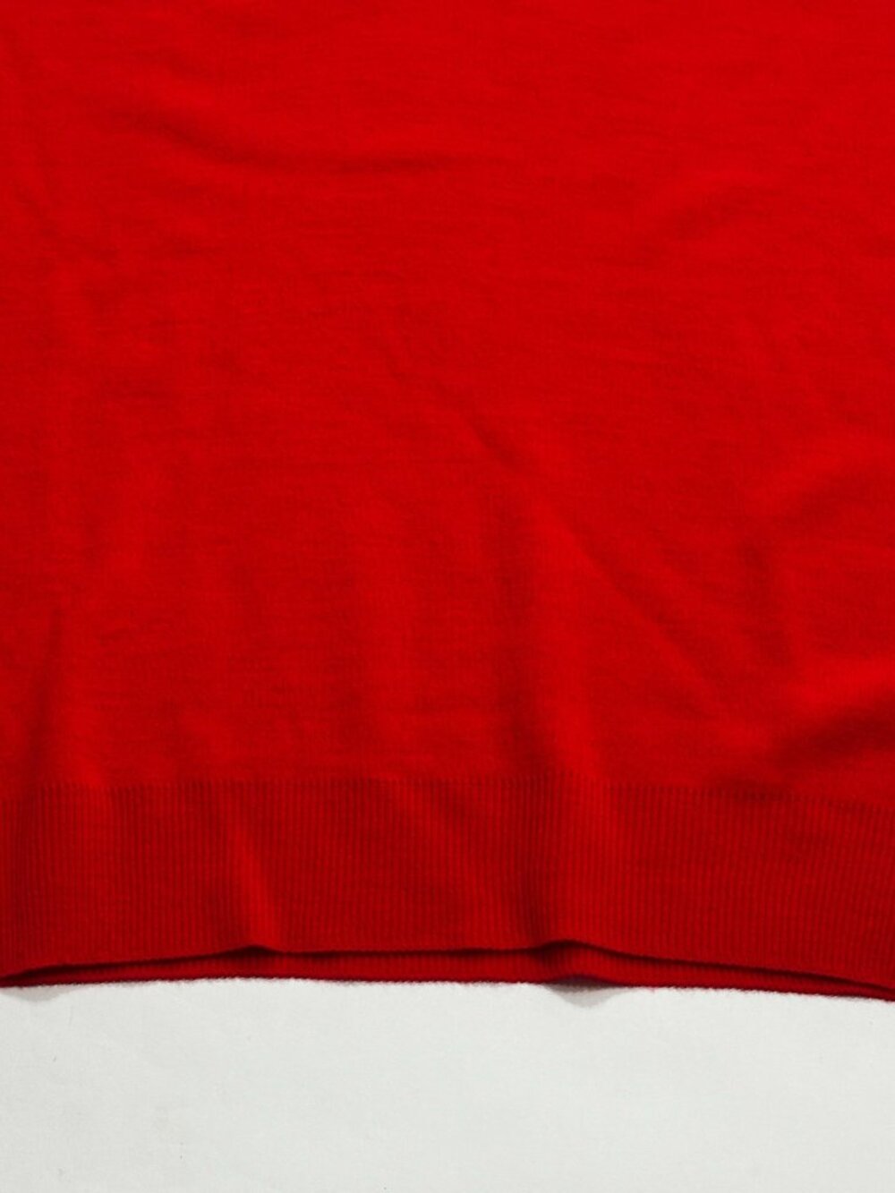 Vintage IZOD Mens Large Red V-Neck Sweater Acrylic Embroidered Crest Preppy USA - Picture 9 of 16